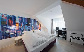 Hotel Bitzer Backnang Zentrum 24h Check In Frühstück zubuchbar gratis Parkplätze